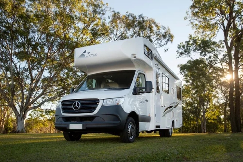 6-Berth Motorhome - image 2