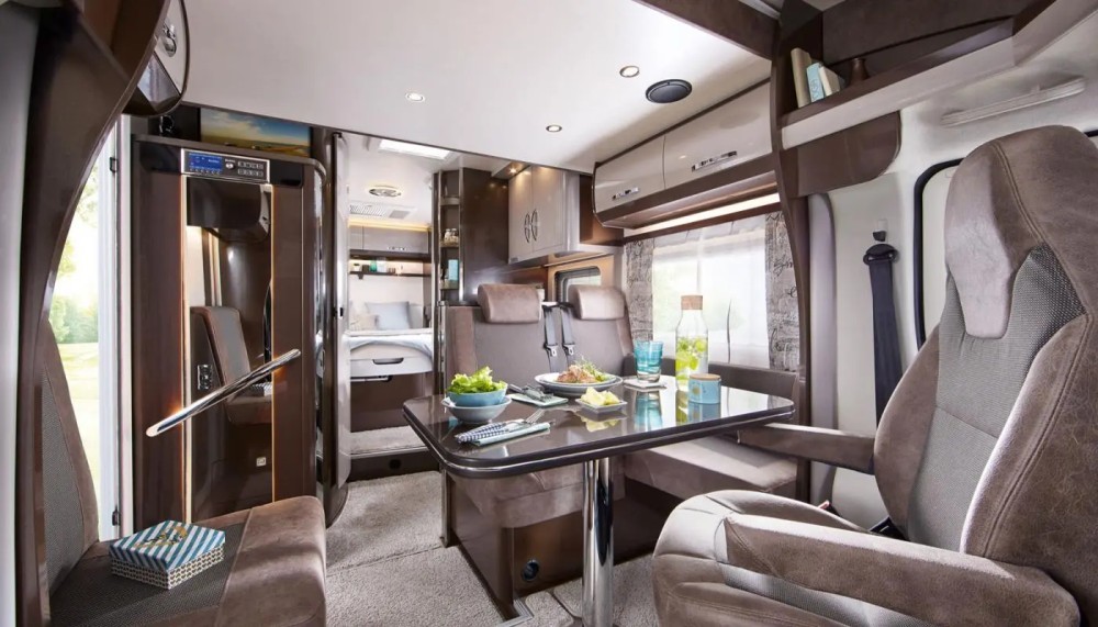 4 Berth Motorhome - image 5
