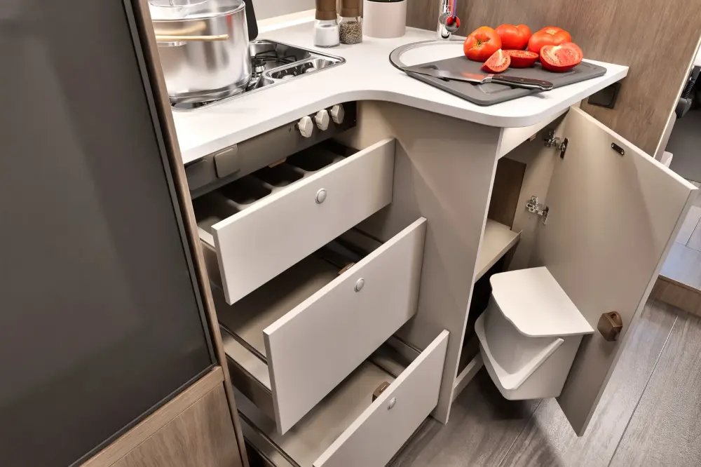 4 Berth Motorhome - image 10