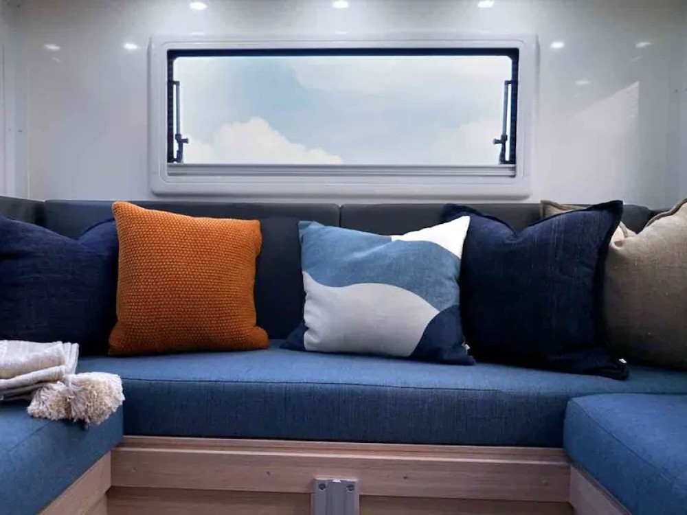 4-Berth Motorhome - image 4