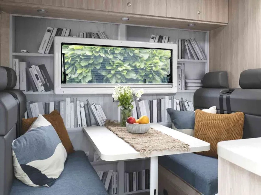 4-Berth Motorhome - image 6
