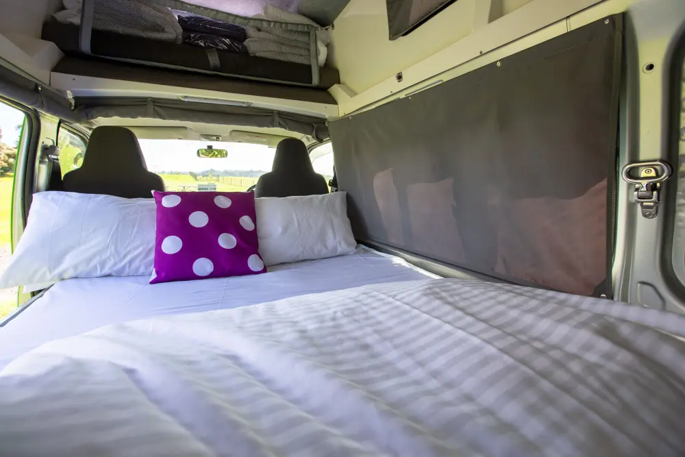 3-Berth Hi-Top Campervan - image 6