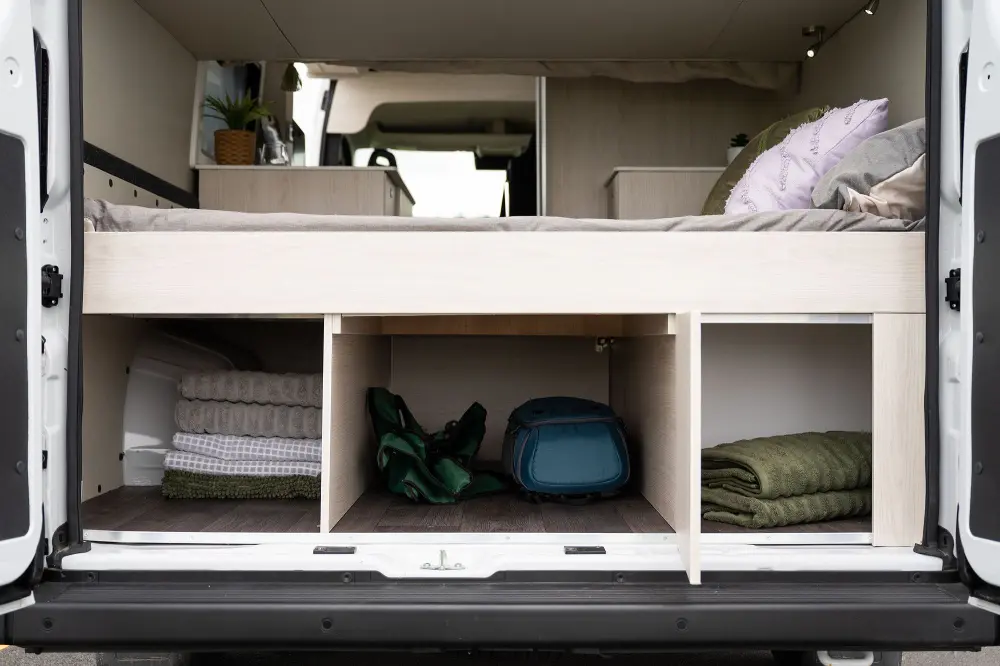 Fiat 4-Berth Campervan - image 9