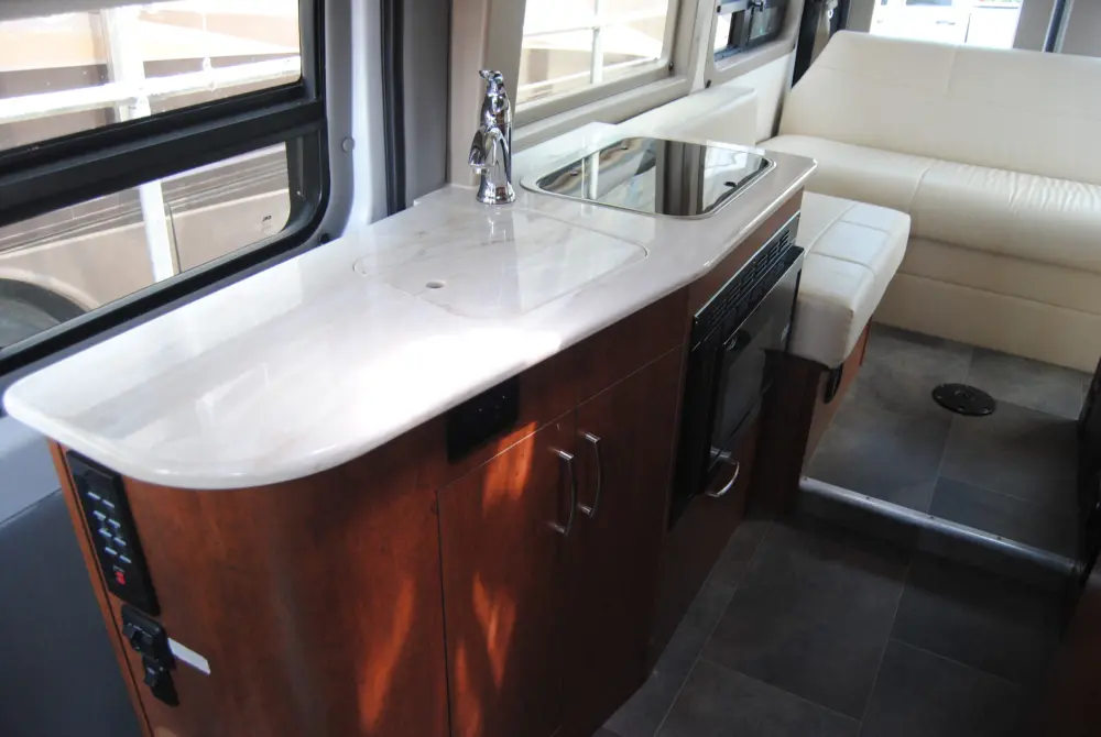 21.5' Pleasure Way Lexor FL - image 4