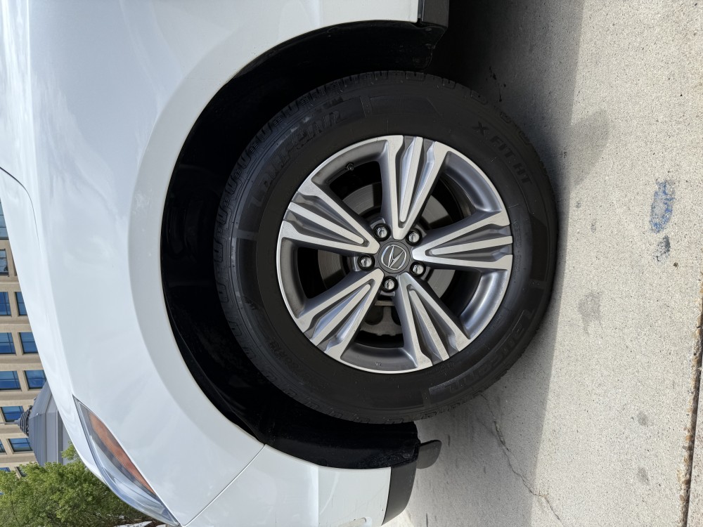 Acura MDX - image 22
