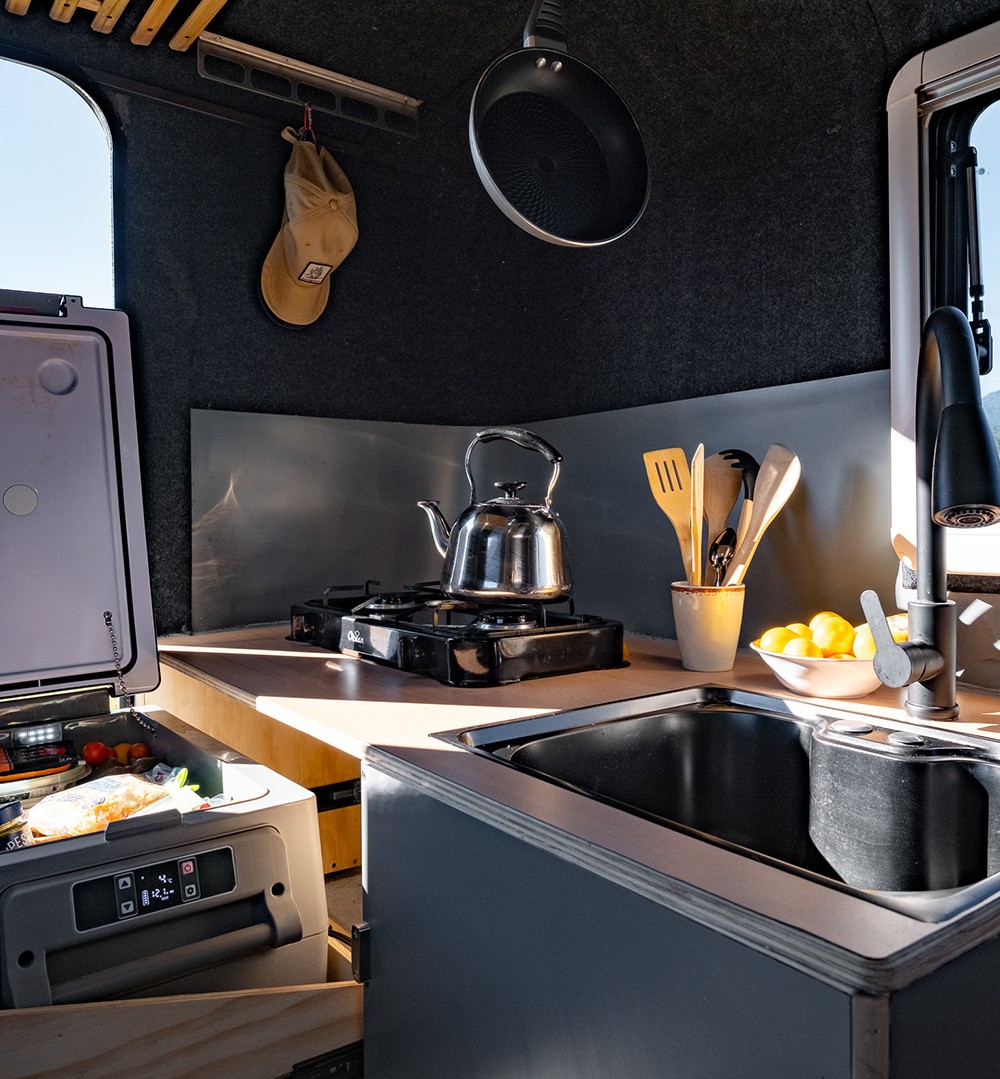 4x4 Campervan - image 4