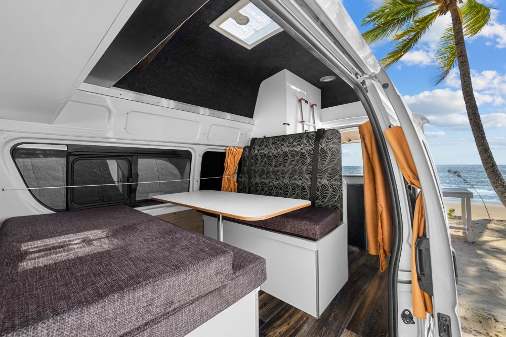 Deluxe 4 Person shower/toilet Campervan - image 7