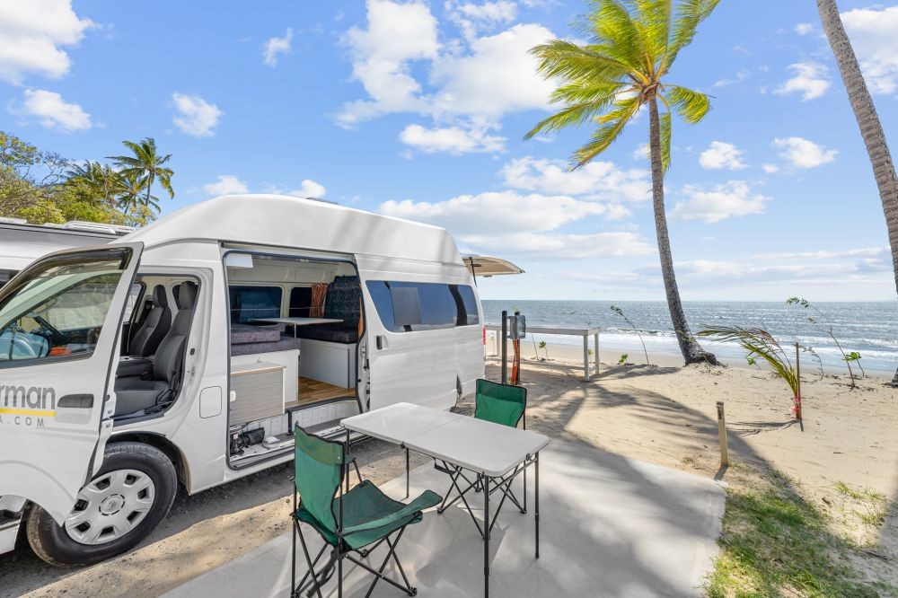 Deluxe 4 Person shower/toilet Campervan - image 4