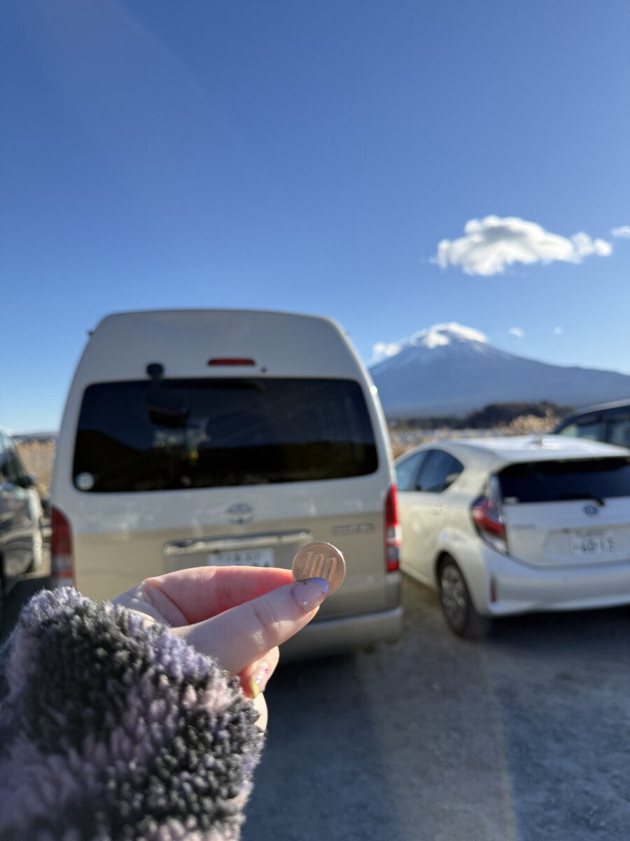 Discover 8 budget travel hacks, including Imoova’s $1/day campervans, free stays, and smart flight tips. Travel longer and cheaper without missing out.