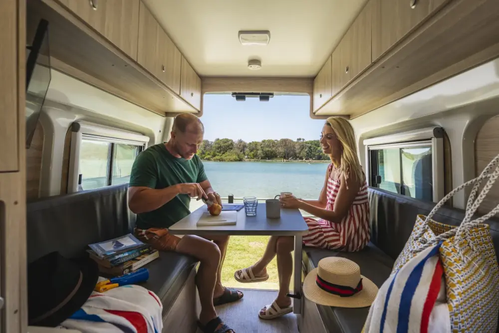 2 Berth Hi-Top - image 5