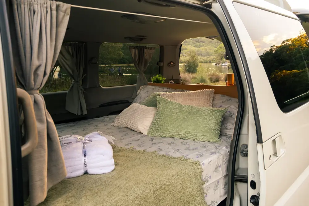Sun Chaser 2 Berth - image 10
