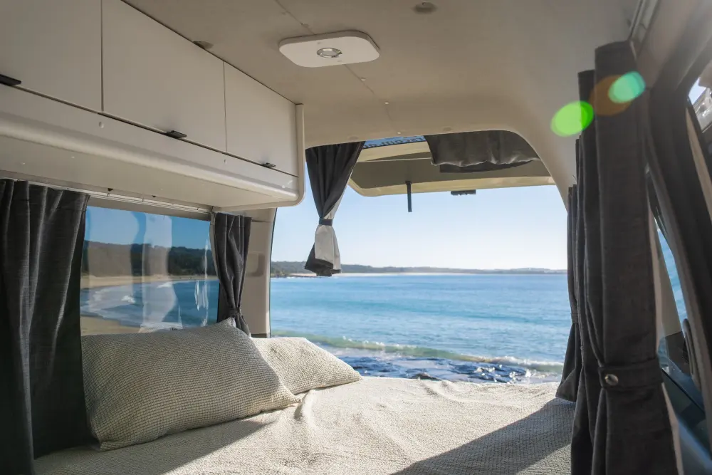 Coast Hopper 3 Berth - image 10