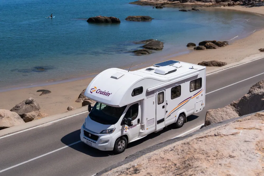 6 Berth Motorhome - image 4