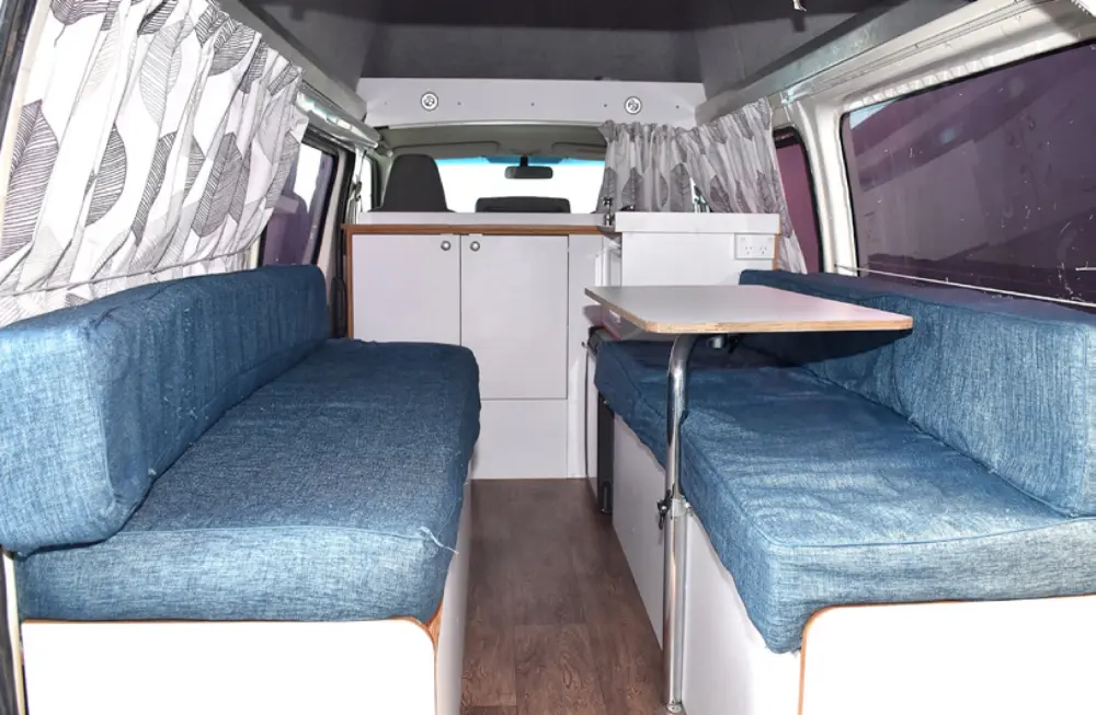 Toyota Hiace 3 Berth Motorhome Umzug von Christchurch nach Auckland