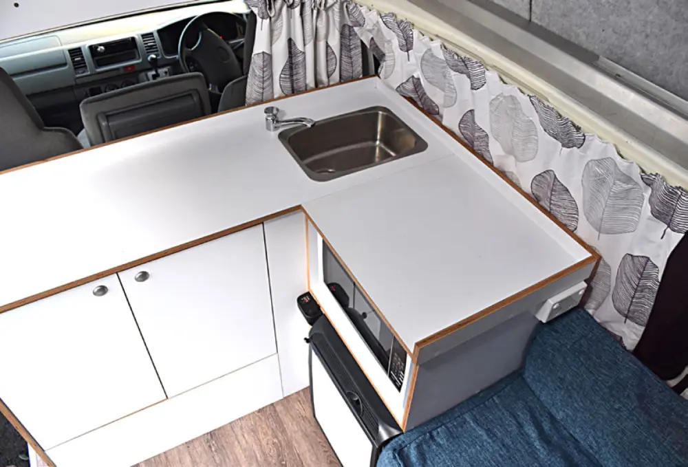Toyota Hiace 3 Berth Motorhome Umzug von Christchurch nach Auckland