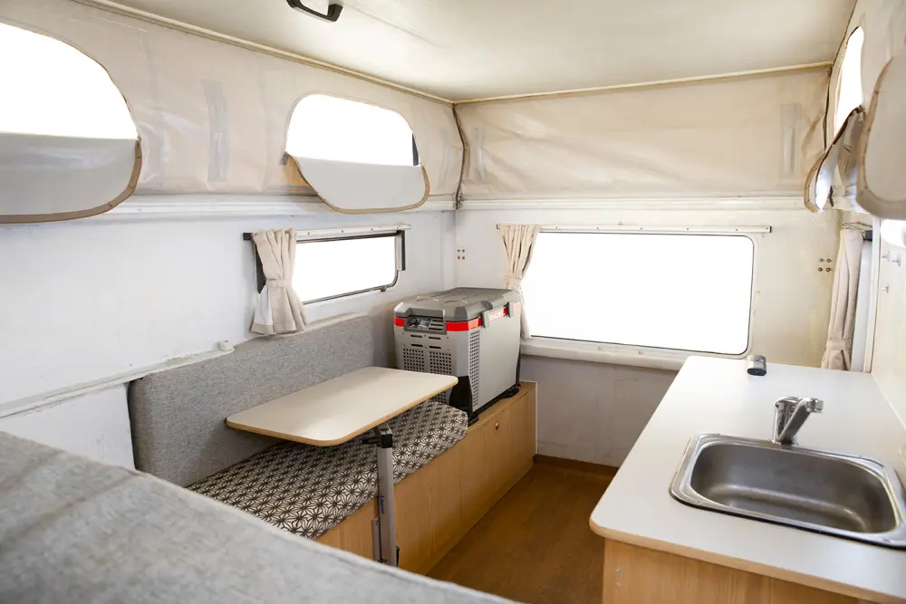 Adventure 4x4 Camper - image 4