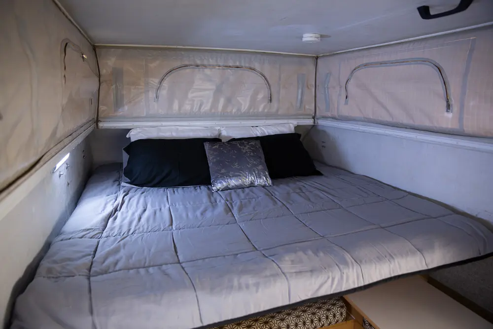 Adventure 4x4 Camper - image 5
