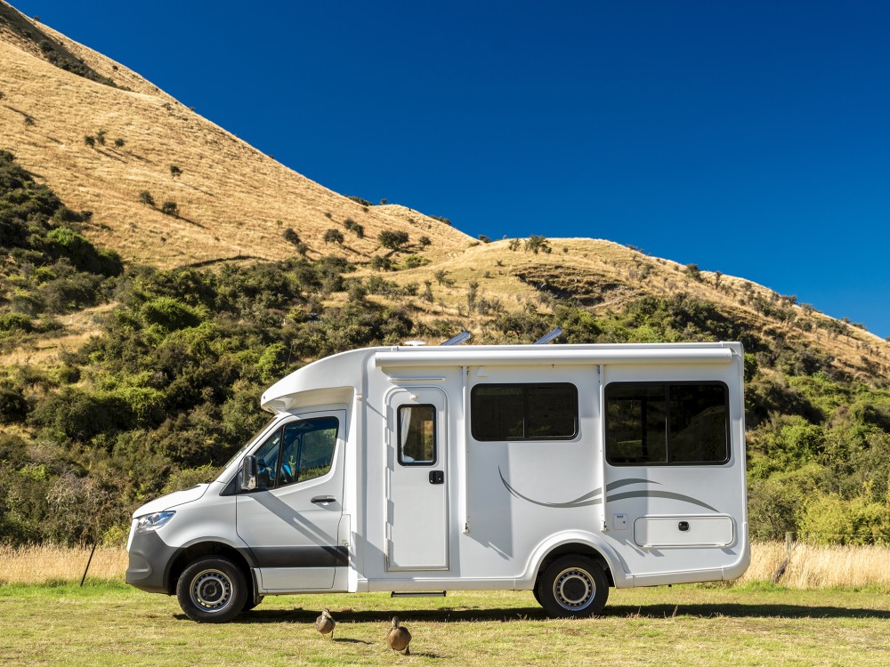4 Berth Motorhome - image 2