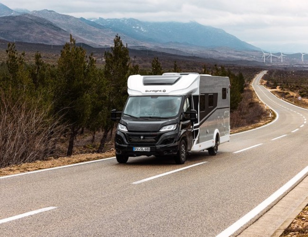 2 Berth Semi Integrated Motorhome - image 2
