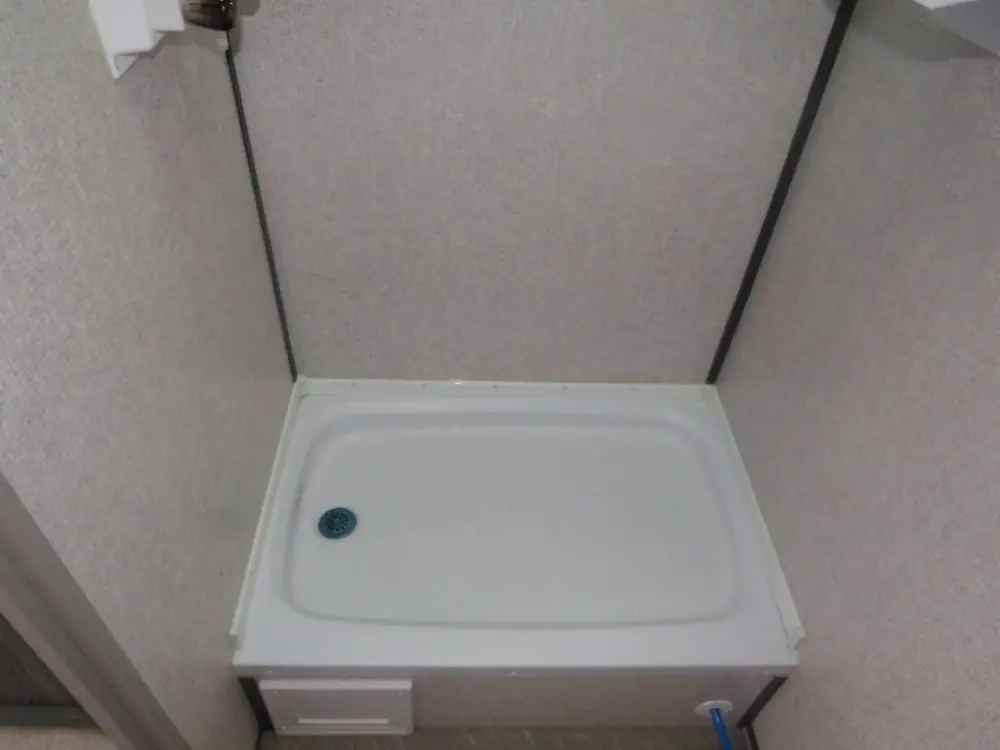 Dutchmen Trailer - image 10